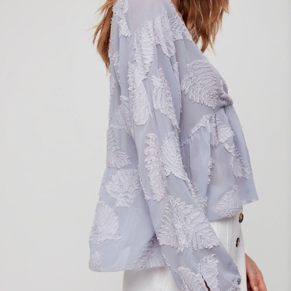 Wilfred — Augustine Blouse
Cropped, peplum blouse - Picture 6 of 6